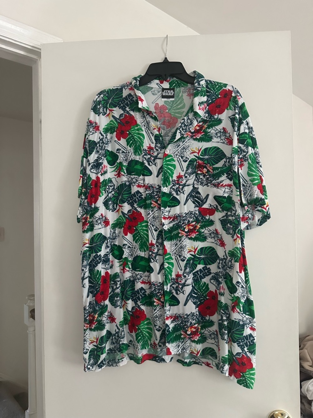 Star Wars Tropical Floral Button-Up Shirt with Red & Green Print